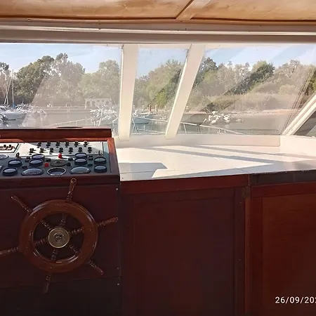 Botel Loveboat *