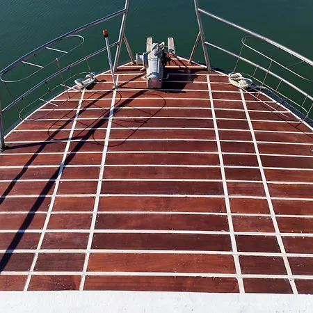 Loveboat Botel Fossacesia